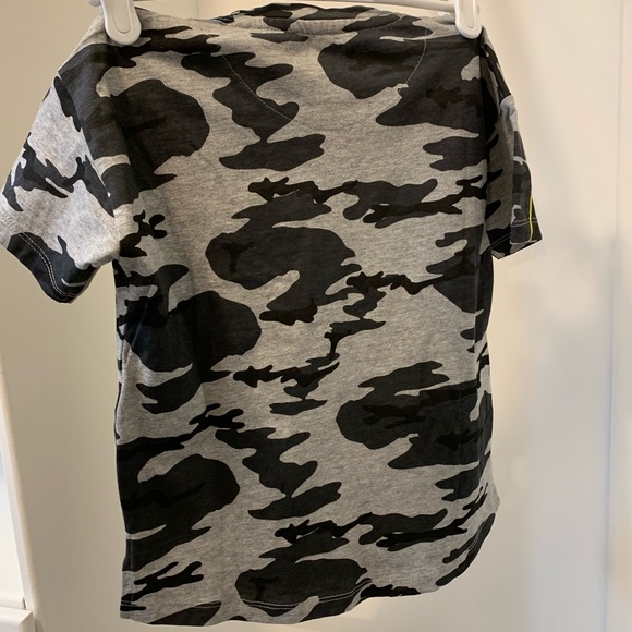 ZARA boys size 5 NWT KEEP READY grey camo and black t-shirt - Picture 5 of 8